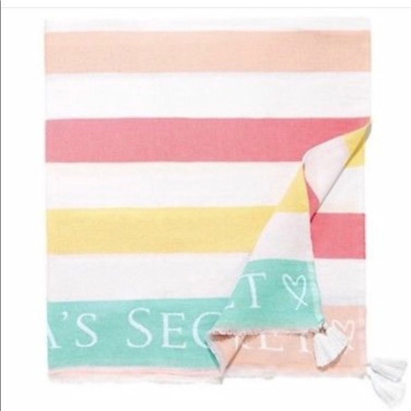 Victoria secret beach blanket - Picture 1 of 4